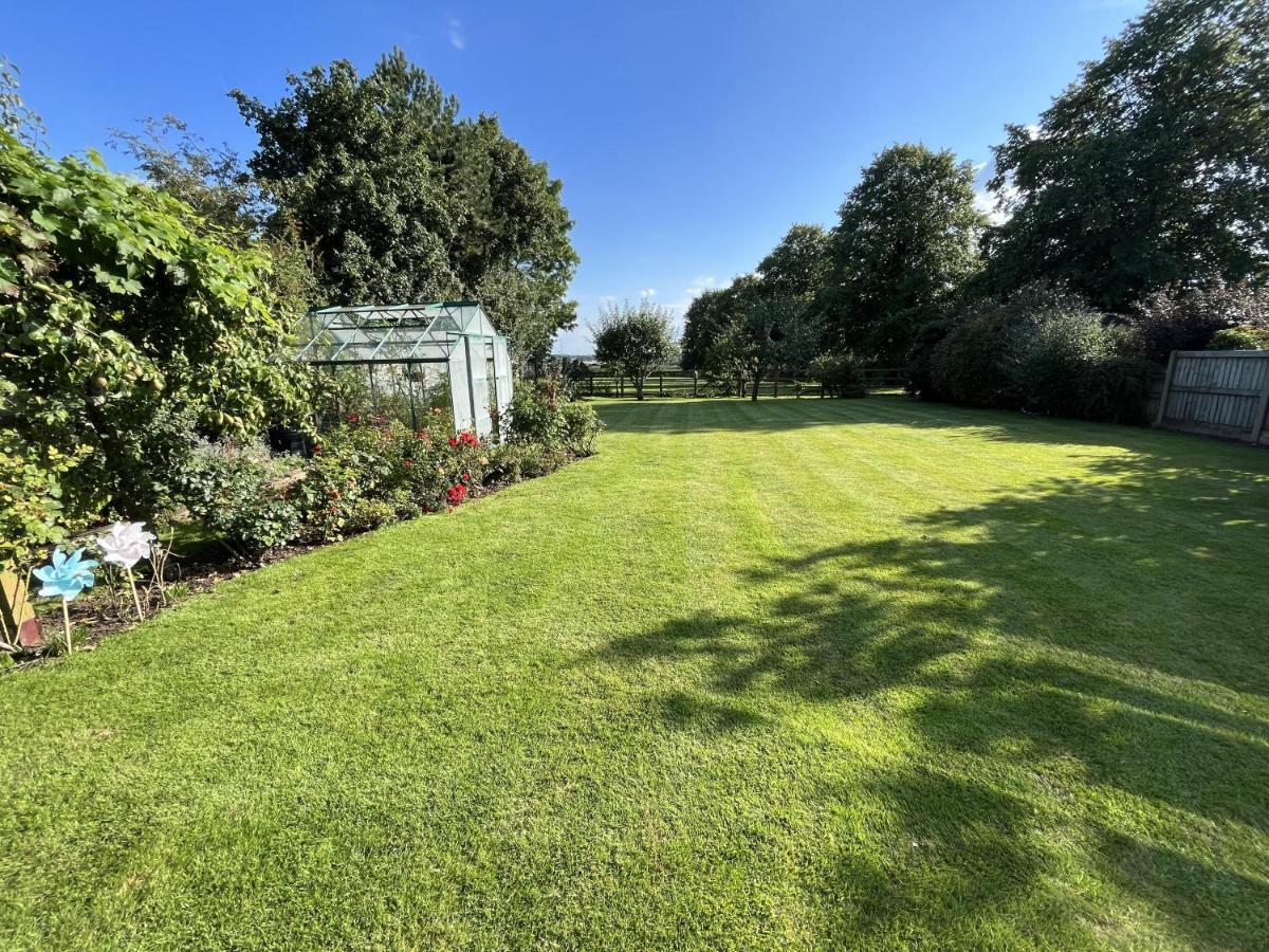 5 Bedroom 4 Bathroom Gym Playroom Country Home Royal Royal Leamington Spa Exterior foto