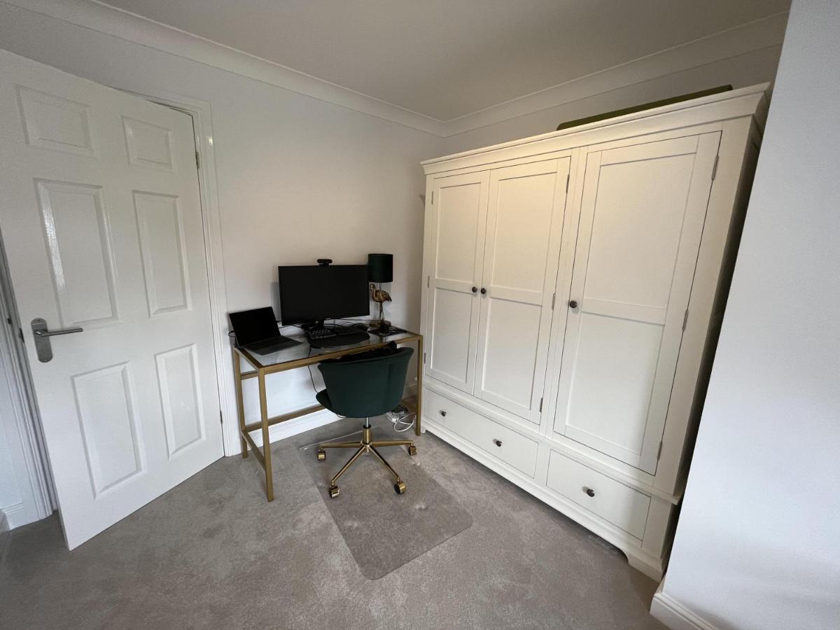 5 Bedroom 4 Bathroom Gym Playroom Country Home Royal Royal Leamington Spa Exterior foto